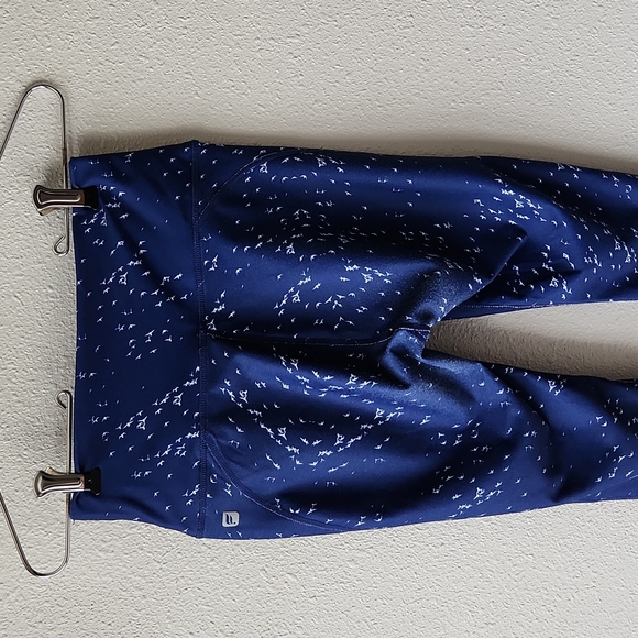 Fabletics ombre bird print leggings Define PowerHold High-Waisted Leggings - Picture 6 of 10